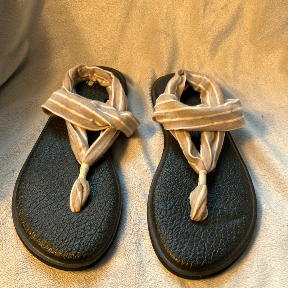 Sanuk women’s yoga sling women’s size 8